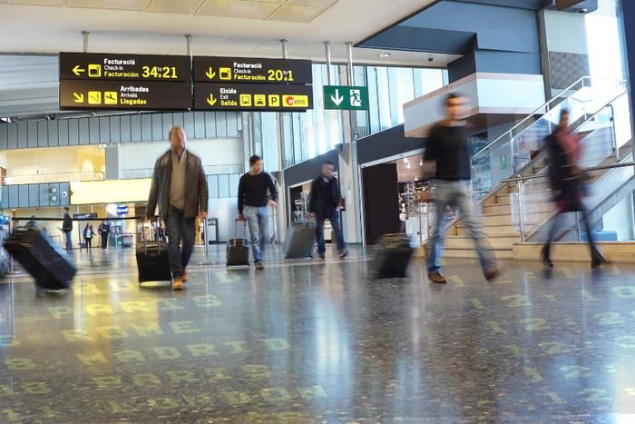 How to Book a Private Airport Transfer from Schiphol